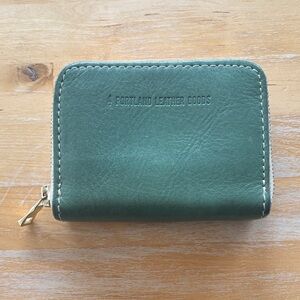 Portland Leather Green Leather Zip Wallet